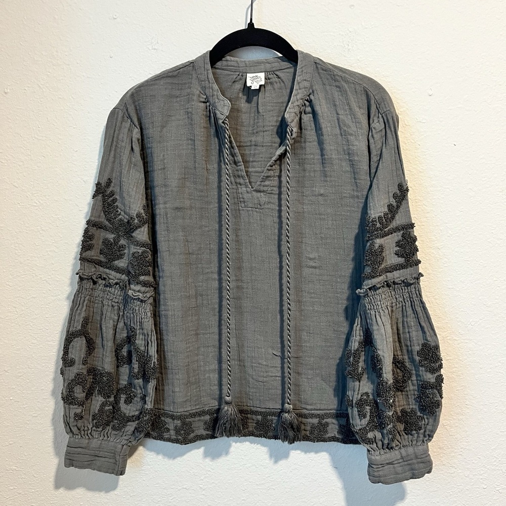 Ivy Jane Women's Blouse Top Size XS Gray Embroidered Sleeves Tasseled Boho
